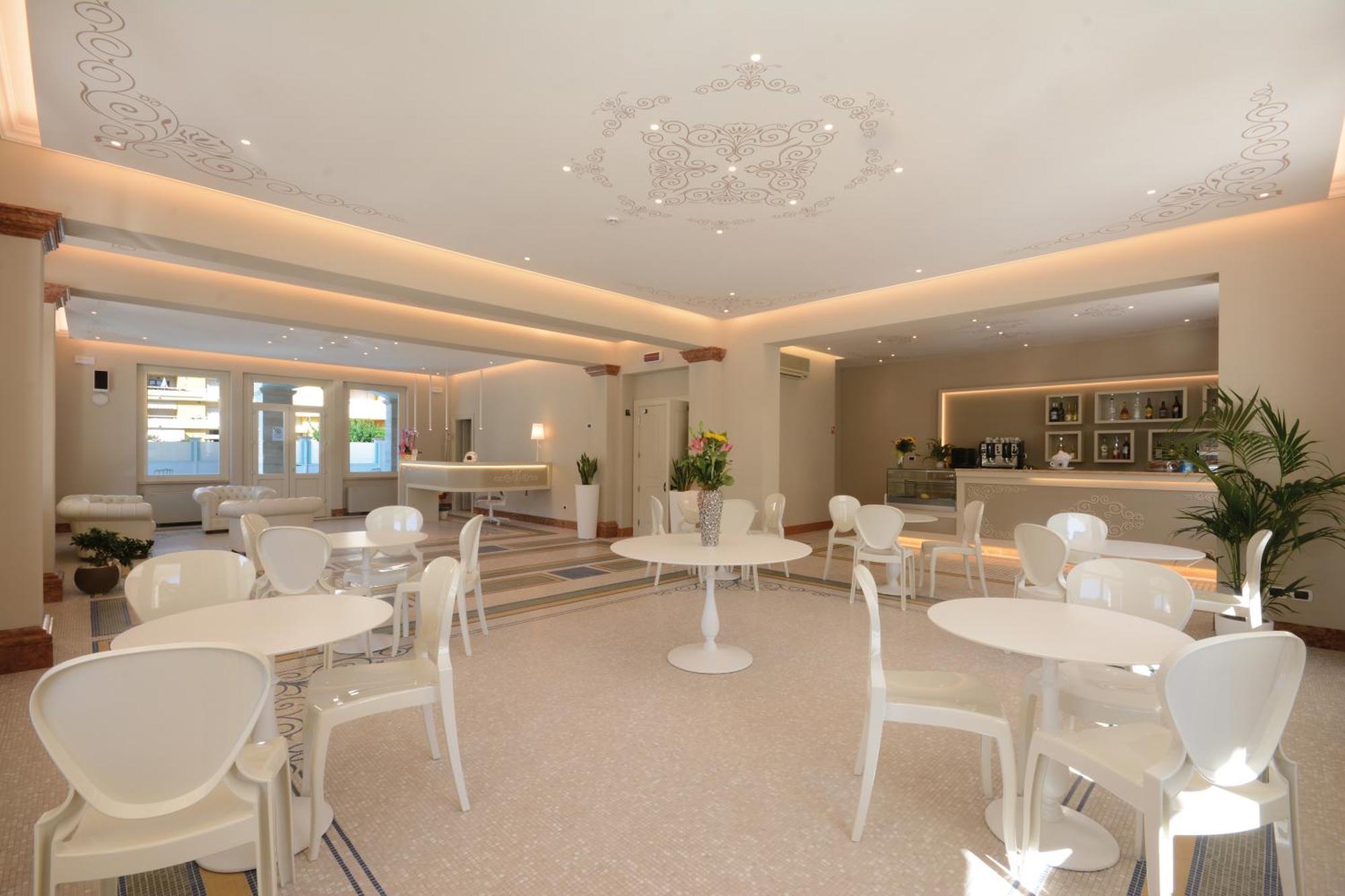 Residence Hotel Alba Palace Алба Адриатика Екстериор снимка