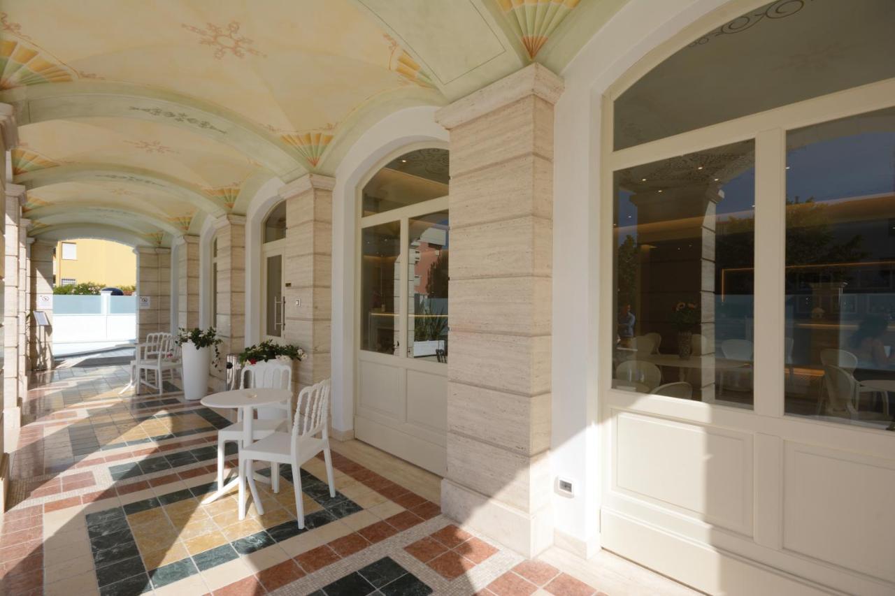 Residence Hotel Alba Palace Алба Адриатика Екстериор снимка