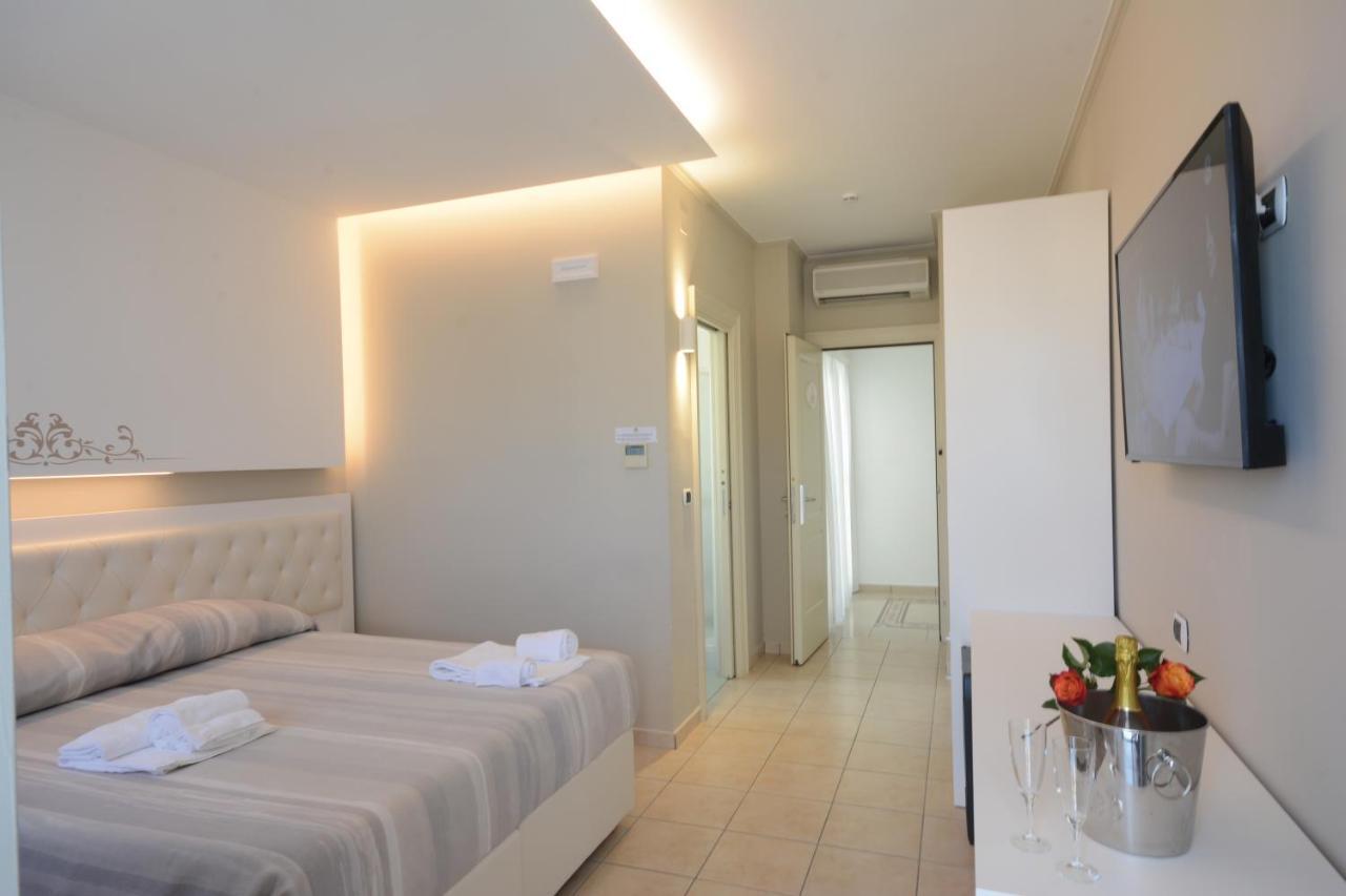 Residence Hotel Alba Palace Алба Адриатика Екстериор снимка